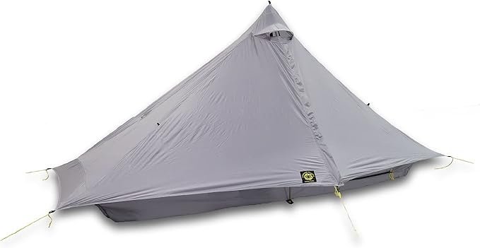 Lightweight hiking tent