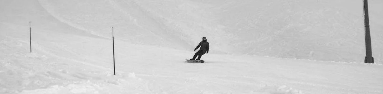 Snowboarding vs skiing for beginners
