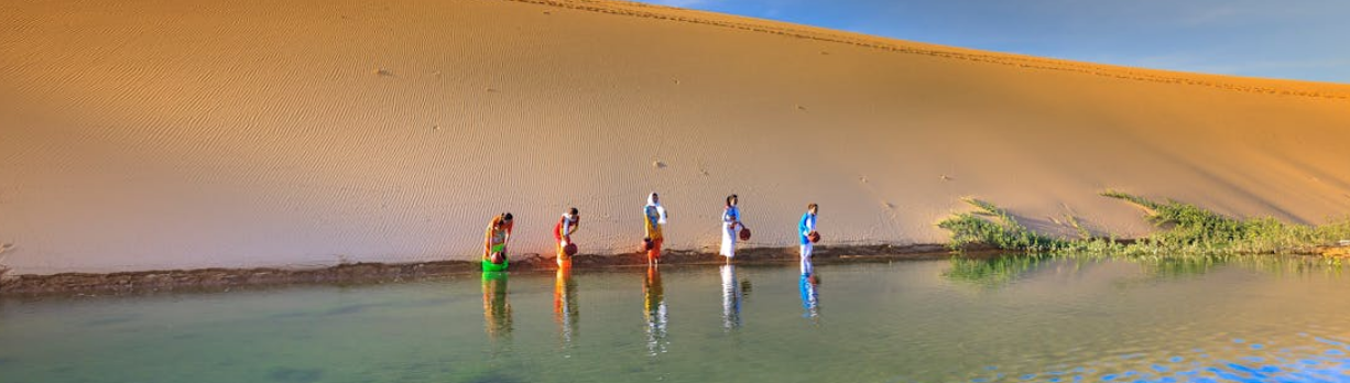 how to stay hydrated in desert